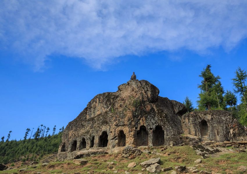 Kalaroos caves kashmir russia